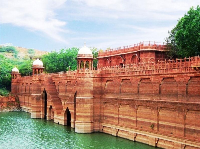 WELCOMHERITAGE BAL SAMAND LAKE PALACE